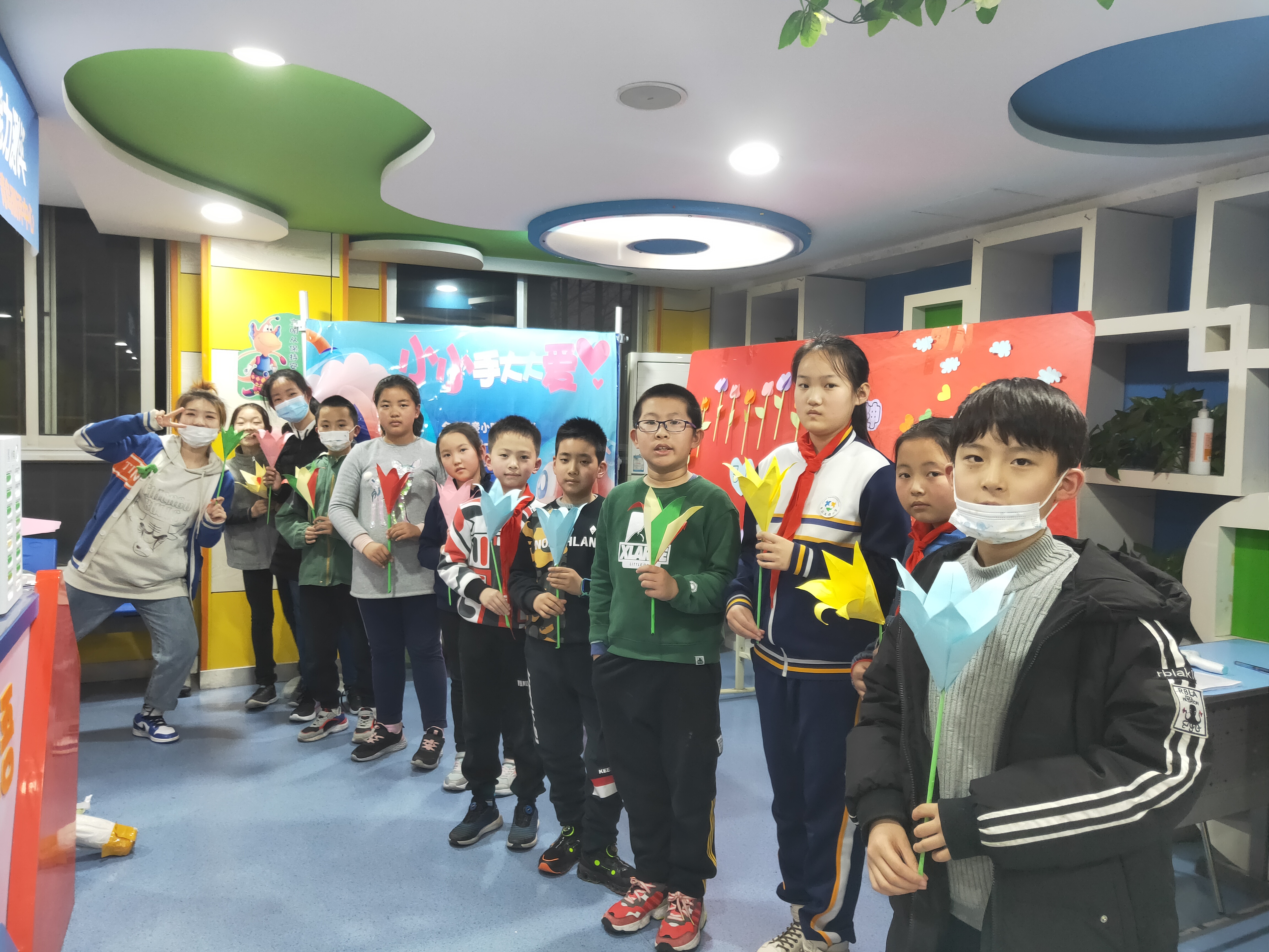 天童教育：孩子之间发生争吵，父母应该帮谁